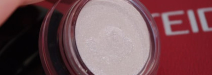 Кремовые тени с мерцающим эффектом Shiseido Shimmering Eye Color:  WT 901 Mist, OR 313 Sunshower (LE), PK 214 Pale Shell (LE)