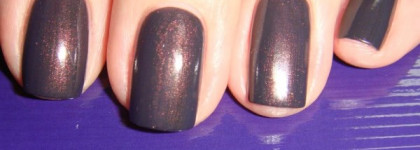 Вулканические темные: Estee Lauder Pure Color Nail Lacquer # C5 Molten Lava & Jessica # 531 Grecian touch