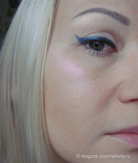 Хайлайтер Hi-Lite Opals от Lime Crime, который я использую в качестве теней