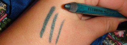 Bourjois contour clubbing Waterproof карандаш контурный водостойкий для глаз в оттенке 50 loving green