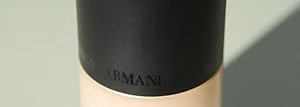 Giorgio Armani - Lasting Silk UV Foundation SPF 20