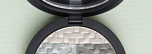 Giorgio Armani Jacquard Eye Palette  - 1 green eye palette (Fall 2011 Limited Edition)