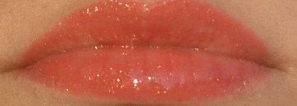 Праздничный наряд для губ Pure Color Gloss от Estée Lauder