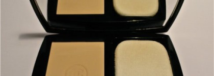 Твердая хорошистка - компактная тональная пудра Chanel Mat Lumiere, оттенок 50 Poudre (заменила фото)