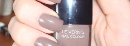 Лак для ногтей Chanel le vernis №505 Particuliere