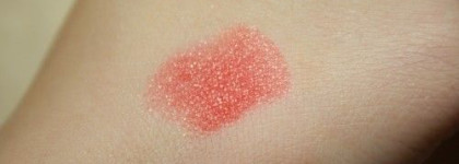 Украла кораллы.