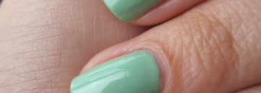 Ноготки цвета мяты - Mavala Aquamarine #154; OPI Marmaid's Tears NLp18 +  OPI Silver Shatter NLe62