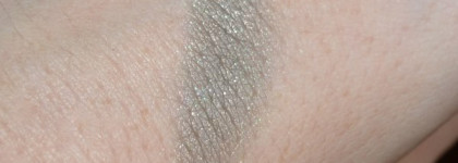 Loreal Chrome Shine в оттенке 171 Dazzling Khaki. Дружба на весь год