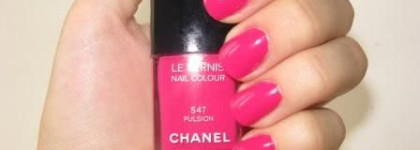 И снова розовый или лак Chanel Le Vernis № 547 Pulsion из рождественской коллекции Chanel Les Tentations de Chanel Holiday 2010 Collection