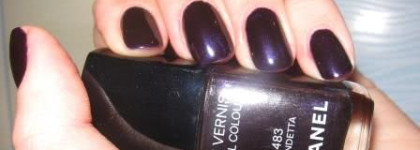 Подарки мужа или долгожданный Chanel Le Vernis № 483 Vendetta и неожиданный YSL La Laque Long Lasting Nail Lacquer № 34 Black Tulip