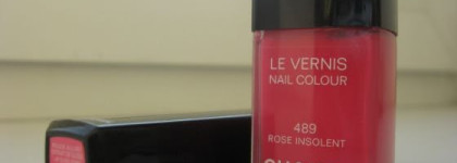 Старая добрая классика – помада и лак одного оттенка