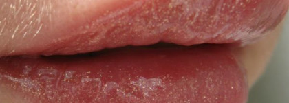 Золотые искорки на губах с блеском YSL Golden Gloss Shimmering Lip Gloss #30