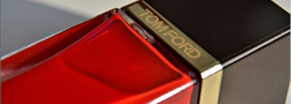 Tom Ford Beauty Nail Lacquer #13 Carnal red, Dior Diorific vernis #901 Diva, Maybelline Colorama Nail Lacquer Neons #190