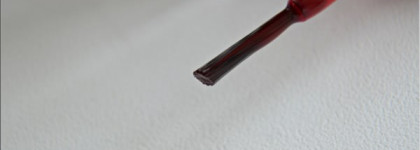 Tom Ford Beauty Nail Lacquer #13 Carnal red, Dior Diorific vernis #901 Diva, Maybelline Colorama Nail Lacquer Neons #190