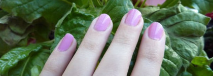 Очаровательная парочка:лак для ногтей Essie 220А Сascade cool и покрытие для быстрого высыхания лака Essie good to go