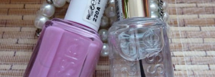 Очаровательная парочка:лак для ногтей Essie 220А Сascade cool и покрытие для быстрого высыхания лака Essie good to go