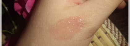 Lancome Gloss In Love Sparkling Lipglaze Cocooning Feel #383 Violette Paillette - Сияющий блеск для губ с увлажняющим эффектом, мой спутник на Новый Год