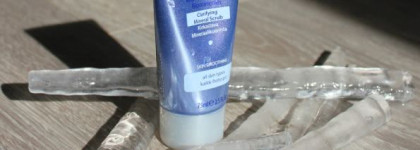 Свежесть и гладкость с очищающим минеральным скрабом для лица Arctic Touch, Lumene