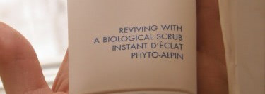 Умыться утренней росой с Valmont By Nature Reviving with a Biological Scrub