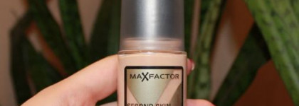 Тональная основа MaxFactor Second Skin