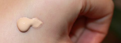 Тональная основа MaxFactor Second Skin