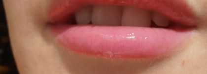 Лаковый красавец Revlon Lip Gloss Super Lustrous Spf/fps 15 в оттенке 180 Pink pop/ Rose radieux