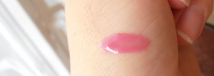 Лаковый красавец Revlon Lip Gloss Super Lustrous Spf/fps 15 в оттенке 180 Pink pop/ Rose radieux