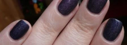 Двухцветный маникюр A-England: Tristam и Lady of Lake