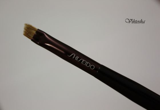 Shiseido кисть для подводки глаз и бровей
