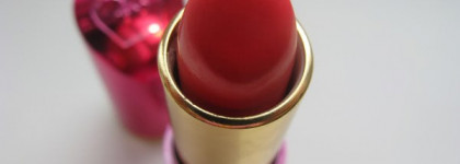 Помада Rimmel Color Show Off 140 Kiss Me