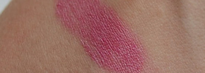 Помада Estee Lauder Pure Color Electric Pink 66, о поцелуях лучше не мечтать