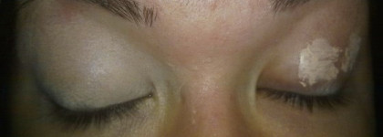 «Пальцем в небо» или Как я нашла Базу под тени «Stay don't stray» от Benefit