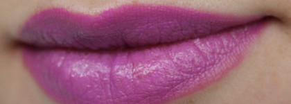 Помада Lip Tar Obsessive Complusive Cosmetics. Оттенки Memento, Hoochie, Strumpet