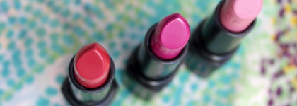 Три помады Avon Матовый Цвет Avon Ultra Colour Matte Lipstick.: Matte Blossom, Matte Melon, Matte Fuchsia