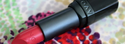 Три помады Avon Матовый Цвет Avon Ultra Colour Matte Lipstick.: Matte Blossom, Matte Melon, Matte Fuchsia