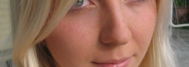 Shimmering dry oil Honey Bronze. № 01 honey kissed. The Body Shop. и Bronzing powder shade: light matte №01. The Body Shop. (добавлены фото пудры)