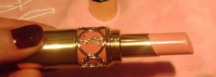 На розовой волне (помада YSL Rouge Volupte SPF 15 #19) добавила фото