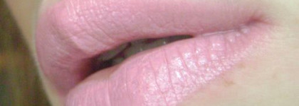 На розовой волне (помада YSL Rouge Volupte SPF 15 #19) добавила фото