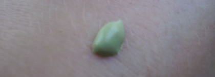 Мои зелененькие помощники - корректор от Clinique и база от Givenchy