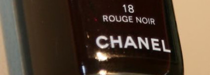 Лак для ногтей Chanel 18 Rouge Noir