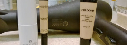 Сравнение вариантов маскировки темных кругов под глазами: консилер и корректор