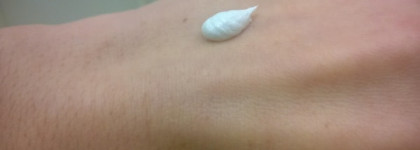 Aveda Tourmaline Charged Radiant Skin Refiner - скраб для лица с турмалином.     Рассказ из серии "Органическая косметика, которая работает"