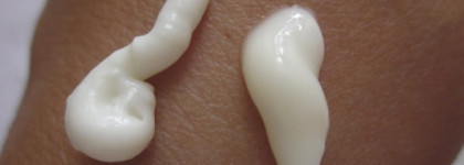 Два крема  молодца, почти одинаковых с лица