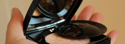 Моя частичка весны 2013 от Chanel  - Chanel Poudre Signée De Chanel Illuminating powder