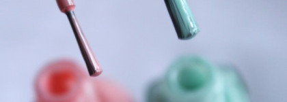 Двухцветный весенний маникюр Essie Mint Candy Apple # 99 + Orly # 40730 Cotton Candy