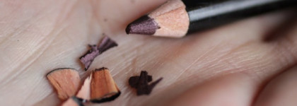 Незатейливый макияж с карандашом для глаз YSL Dessin Du Regard Haute Tenue Long-Lasting Eye Pencil в оттенке # 6
