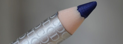 Васильковый карандаш для глаз или Dior Crayon Eyeliner Waterproof в оттенке 254 Captivating Blue