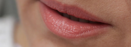 Весенняя новинка Estee Lauder Pure Color Envy Shine Sculpting Shine Lipstick Spring 2015, оттенки Innocent и Inspiring