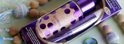 Два продукта для макияжа лица Physicians Formula Youthful Wear Spotless - тональная основа и финишная пудра