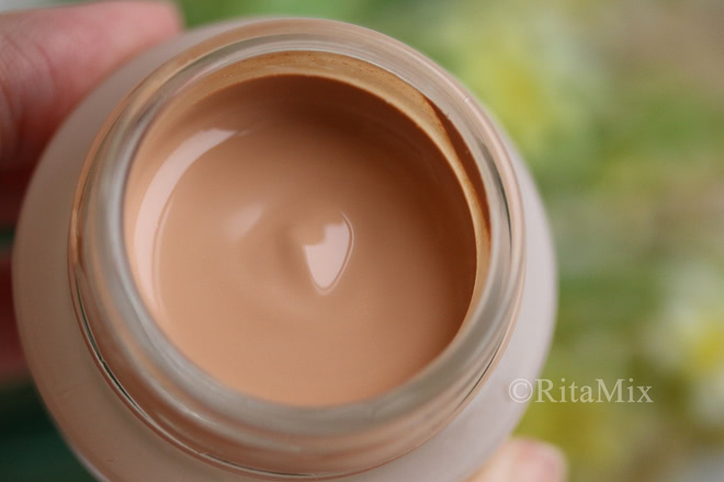 Shiseido Future Solution LX Total Radiance Foundation SPF 15 в оттенке I20